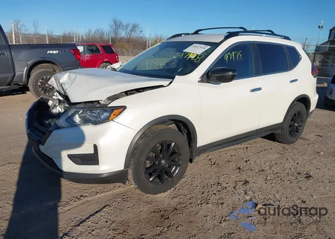 2018 Nissan Rogue Sv z USA, uszkodzony, nr VIN 5N1AT2MV1JC809810